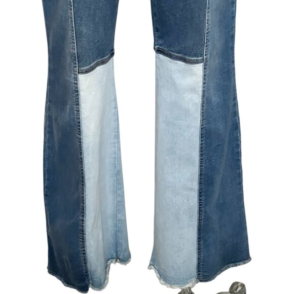 Almost Famous Crave Fame ultra high rise flared patchwork jeans junior’s 13 - Picture 5 of 13
